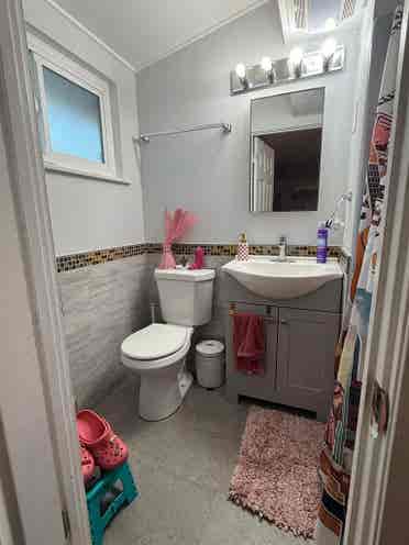 Large Bedroom with Ensuite Bathroom