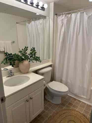 Room with Private Bathroom Irvine