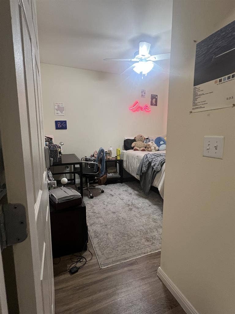 SUMMER sublease: Private bedroom