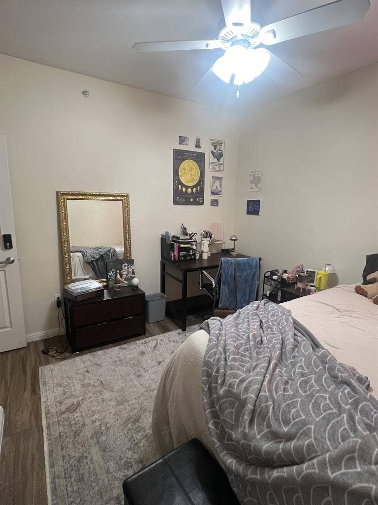SUMMER sublease: Private bedroom