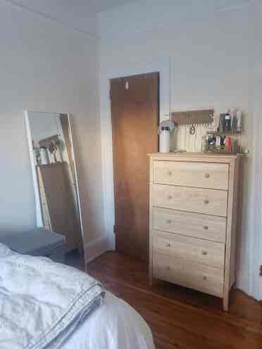 1 Br Available in 2 Br Townhouse