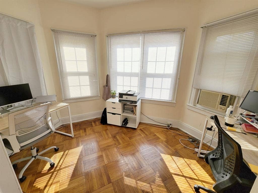 1 Br Available in 2 Br Townhouse
