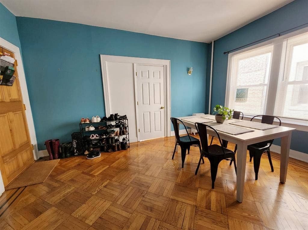 1 Br Available in 2 Br Townhouse