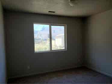 Looking for a roomate ASAP