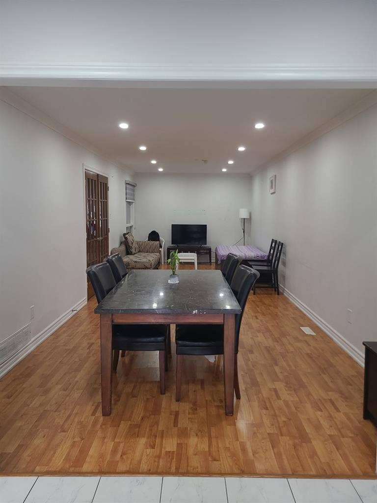 Private room for rent