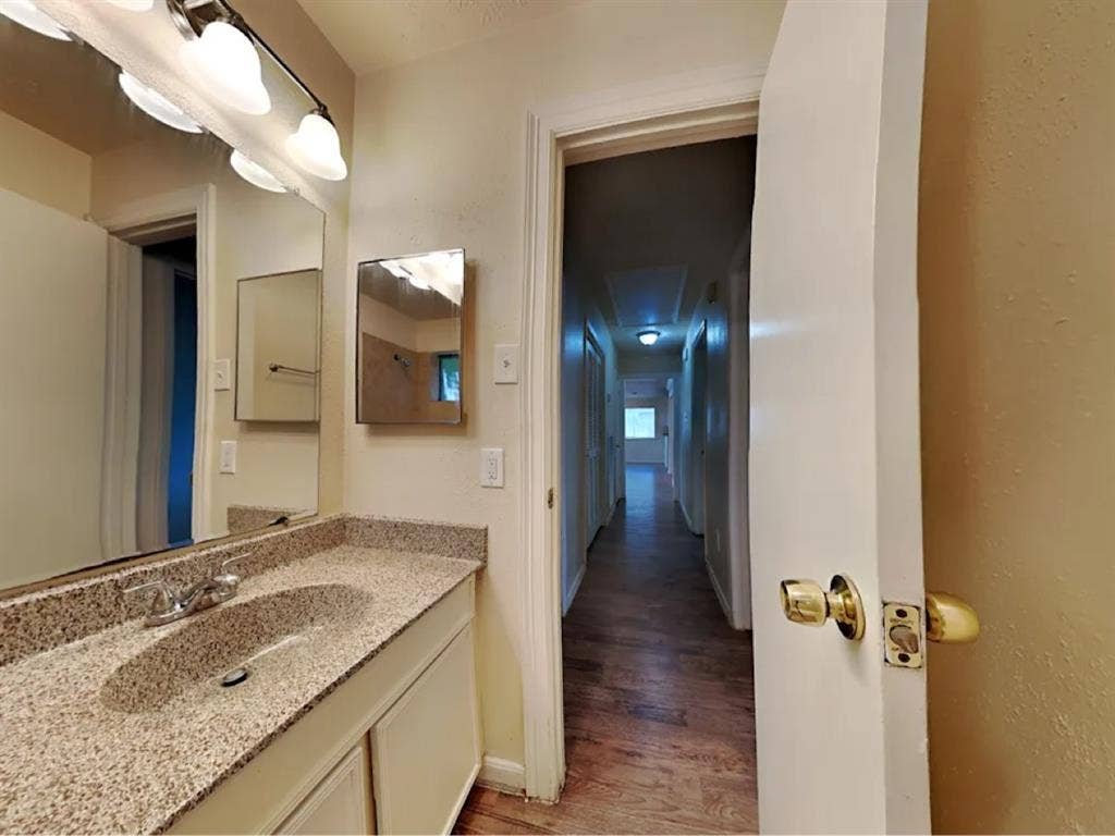 Beautiful Rooms For Rent