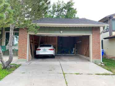 2 rooms, shared bath, living room