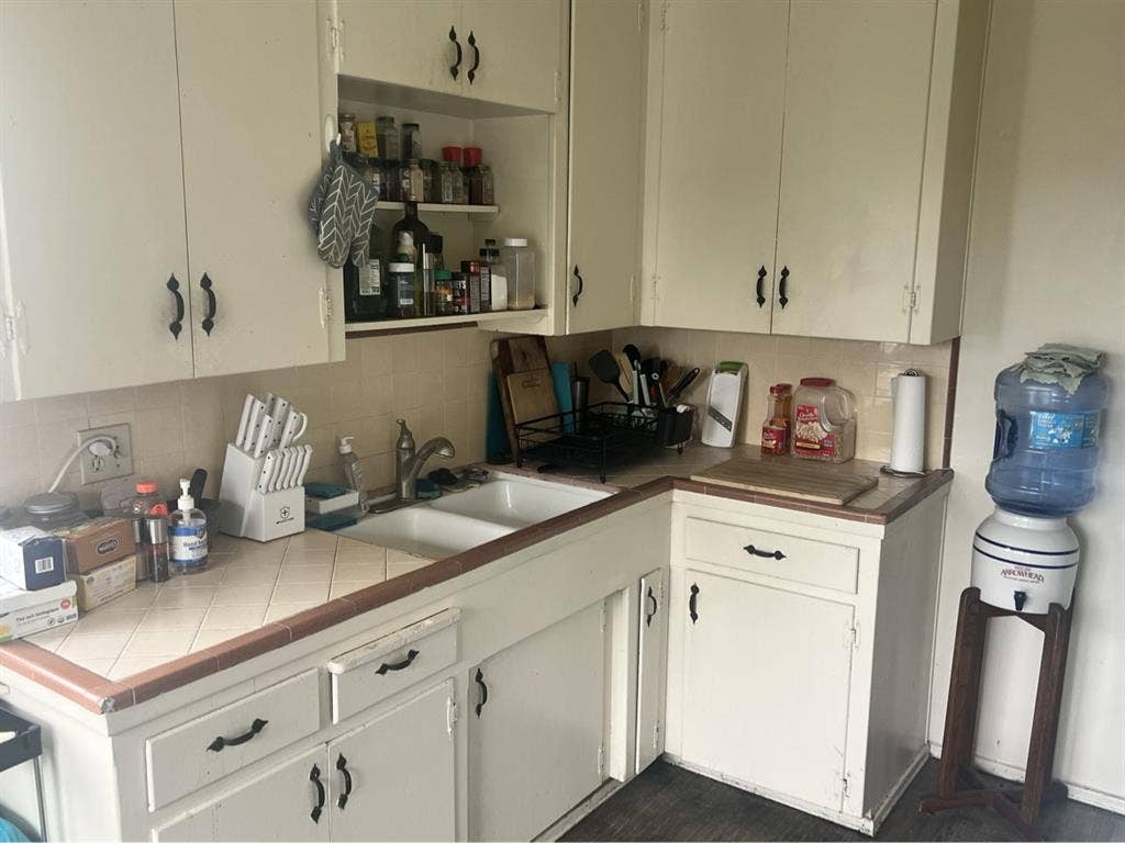 Looking for a roommate soon