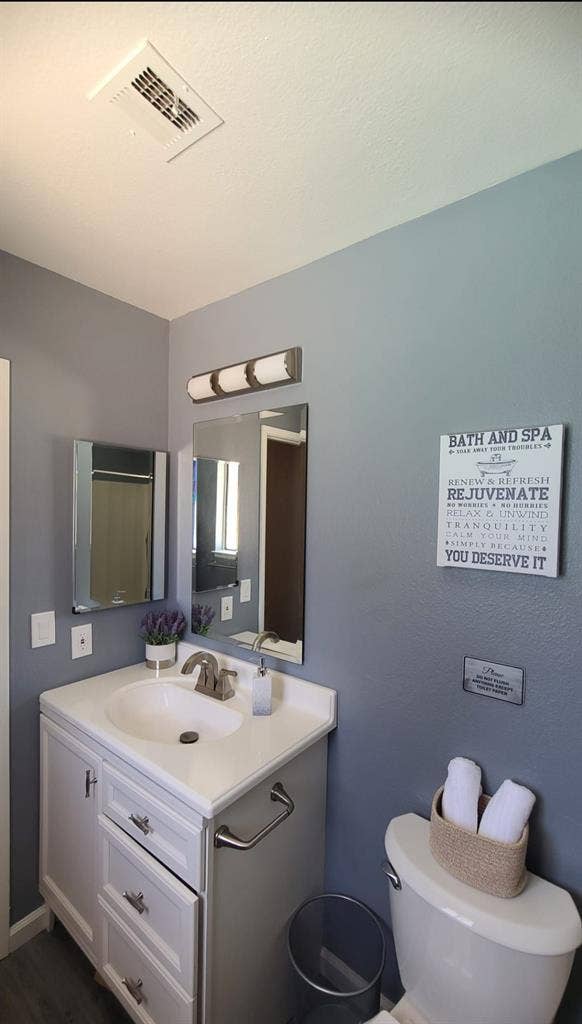 Mater bedroom private bath