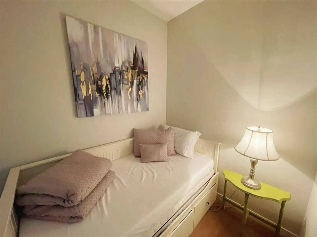 Private room for rent