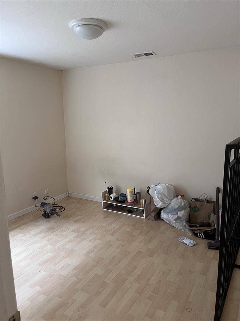 Looking for a female
roommate ASAP