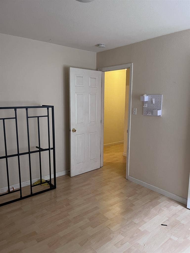 Looking for a female
roommate ASAP