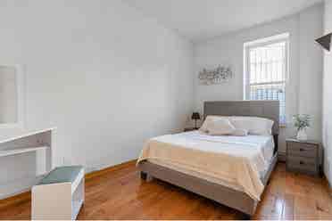 Beautiful room rent-great locationn
