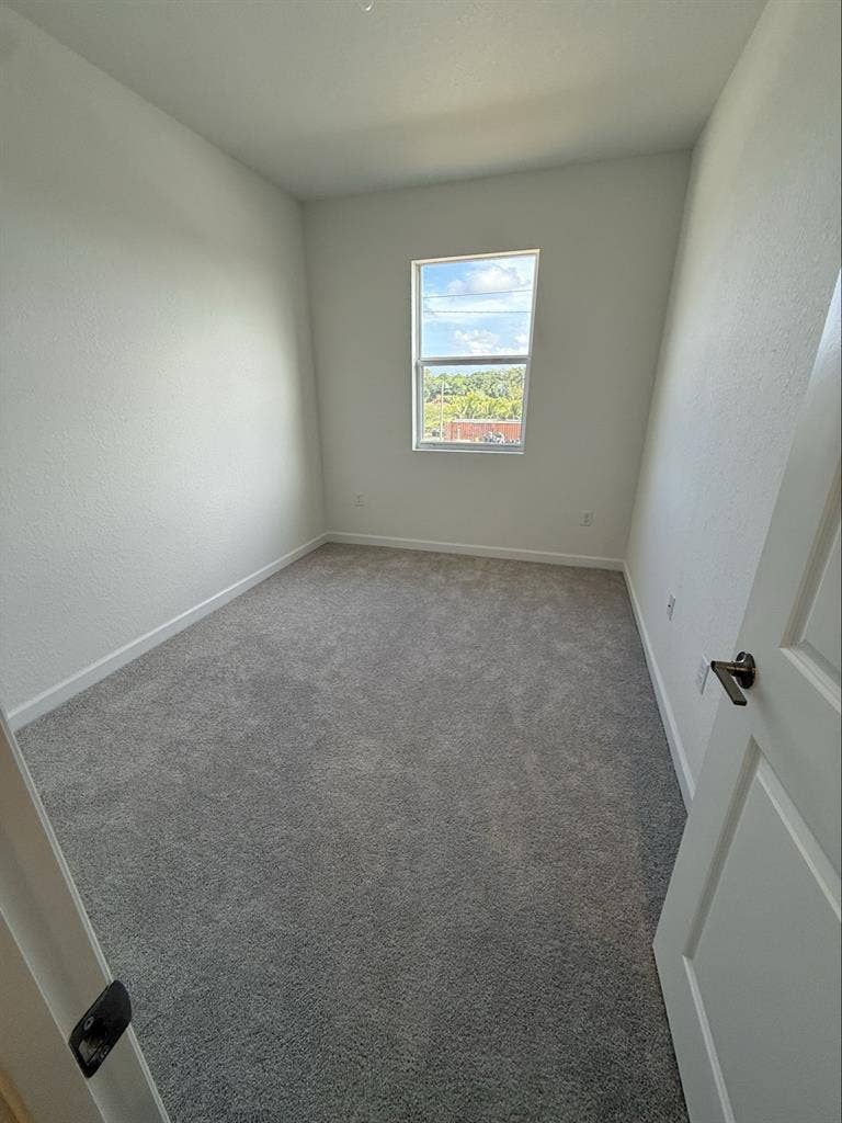 Room for rent in Homestead, FL
