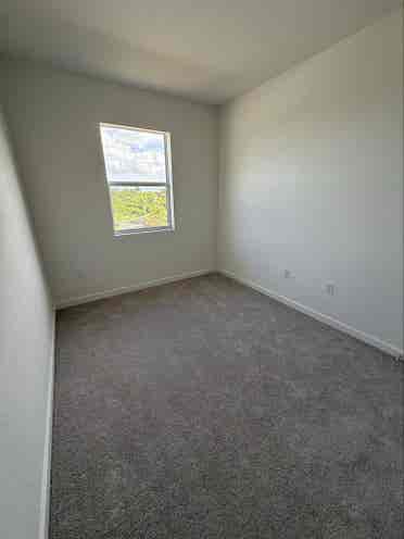 Room for rent in Homestead, FL