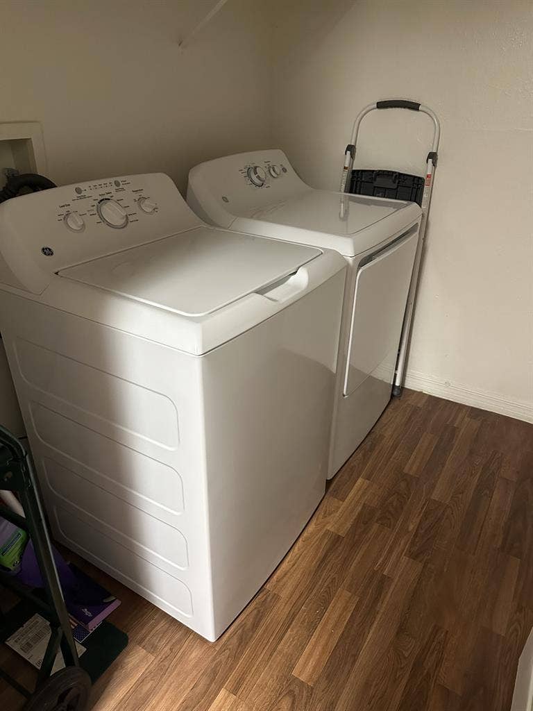 Room w/ private bathroom