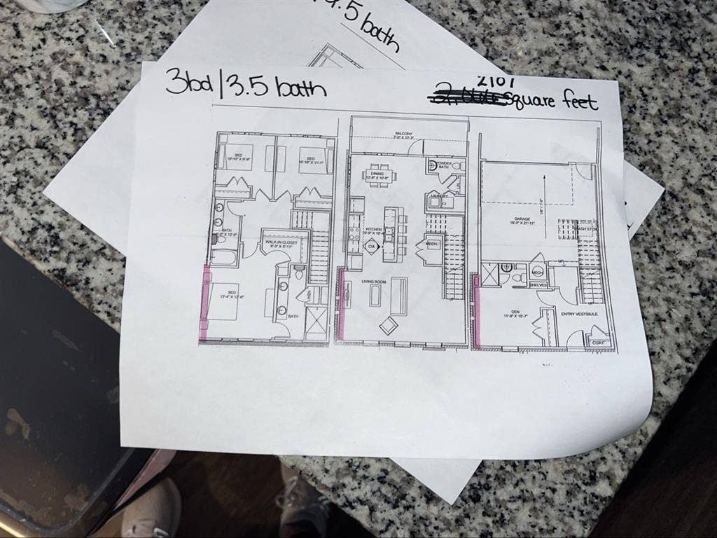 Master bed and bathroom!!