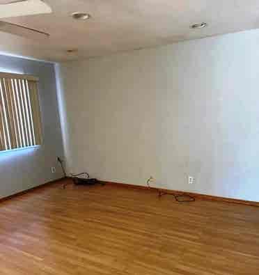 Master Bedroom w/ Private Bathroom