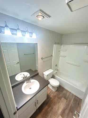 Room for rent spacious 2-level apt