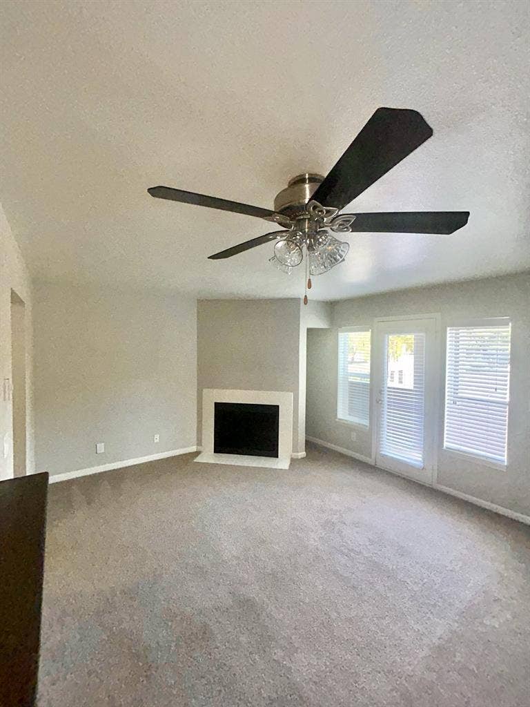 Room for rent spacious 2-level apt