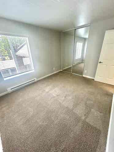 Room for rent spacious 2-level apt
