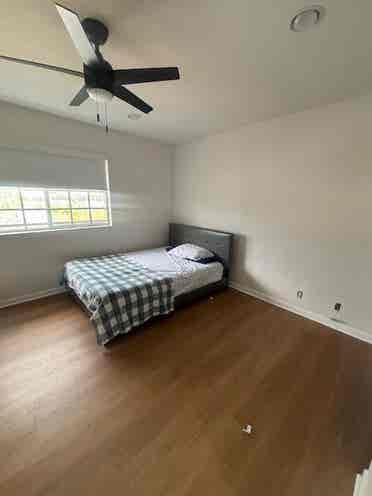 Renting a furnished room , private
