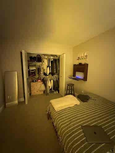 Renting a room in a  apartment