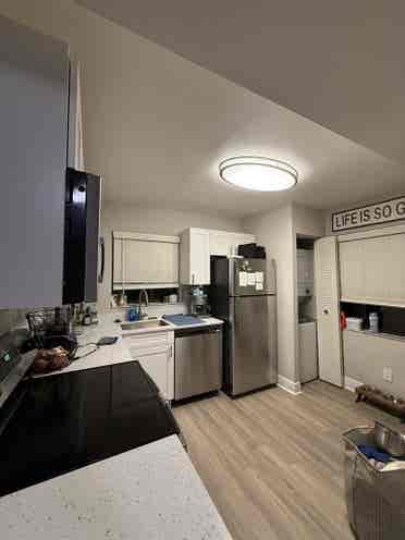 Renting a room in a  apartment