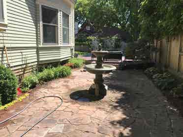 Large upper BR in single fam home