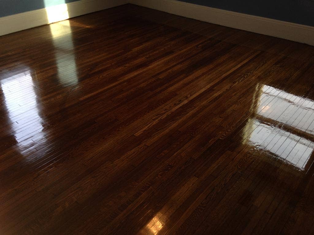 Large upper BR in single fam home