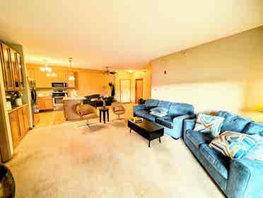 Modern Condominium Prime Area!