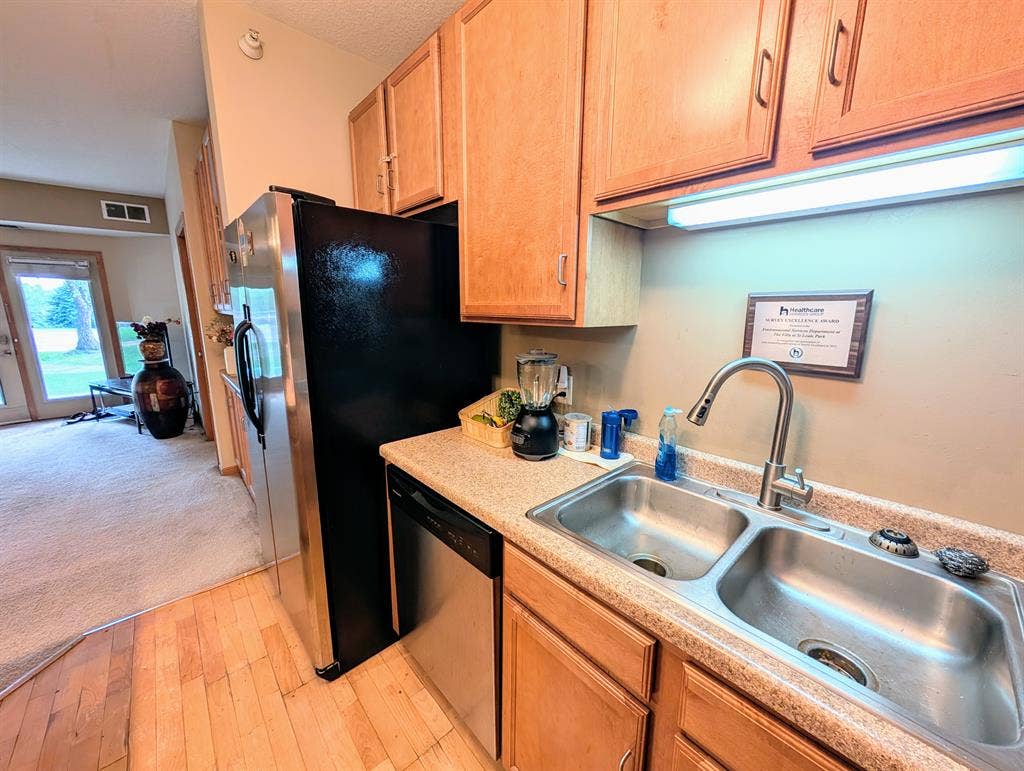 Modern Condominium Prime Area!