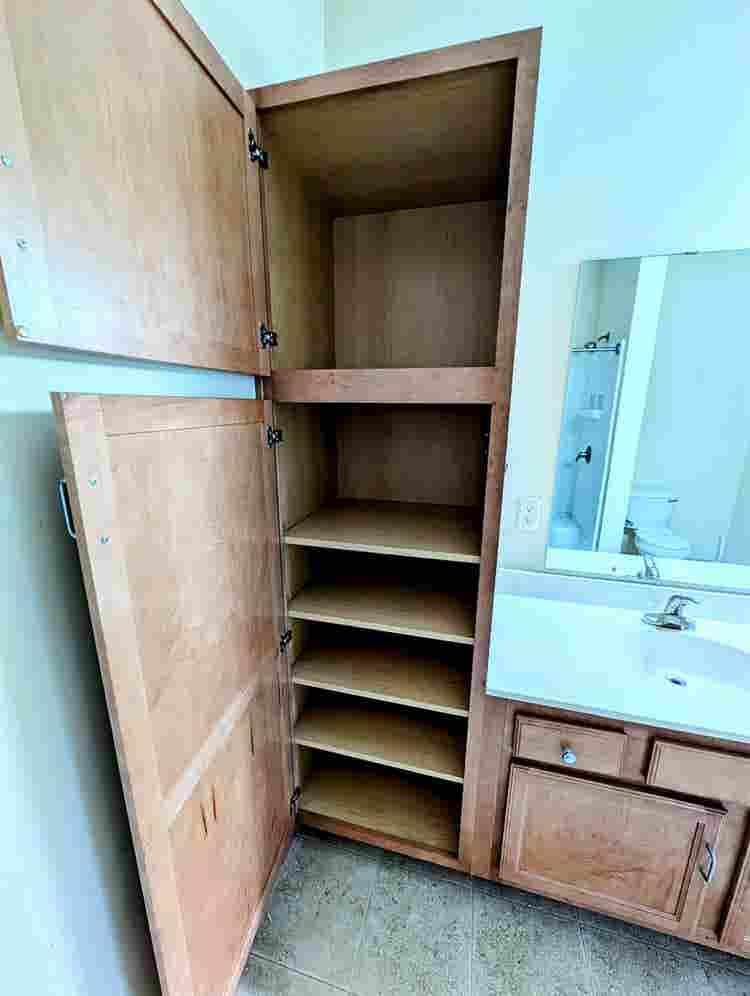 Modern Condominium Prime Area!
