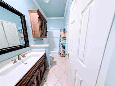 Private Room & Bath N Arlington