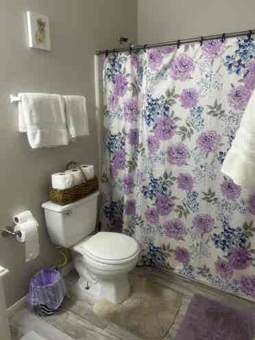 PVT EXCELLENT ROOM AVAILABE MAY/