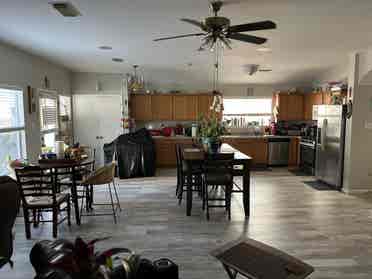 PVT EXCELLENT ROOM AVAILABE MAY/
