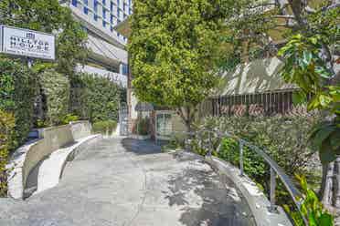 Sunset Strip Spacious 3bd+Den, Pool