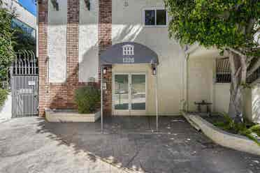 Sunset Strip Spacious 3bd+Den, Pool