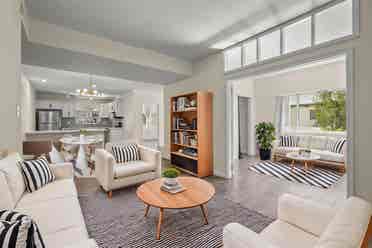 Sunset Strip Spacious 3bd+Den, Pool