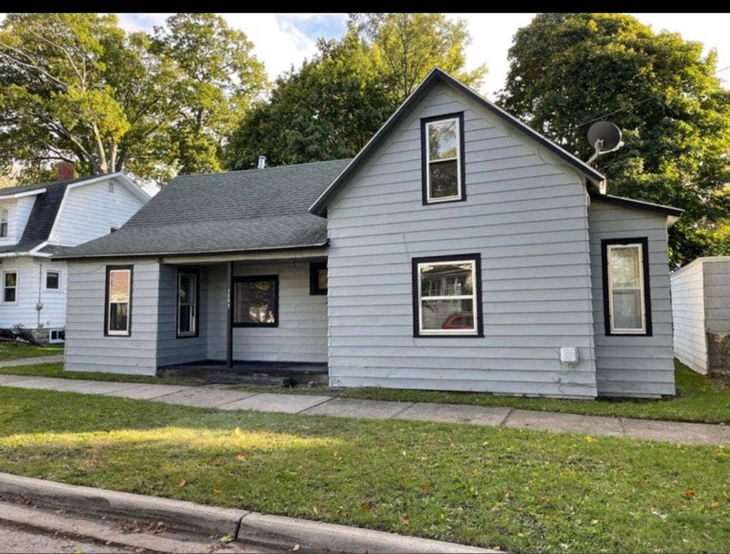 Roommate Needed