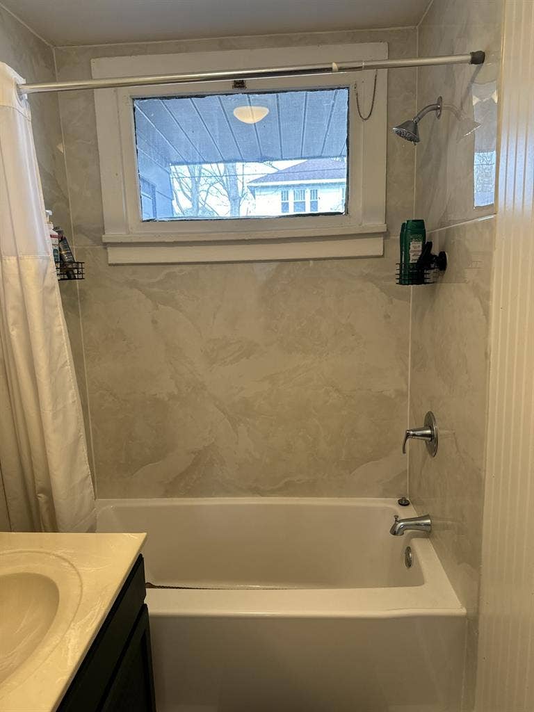Roommate Needed