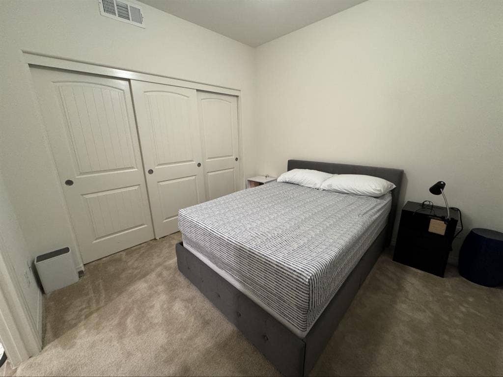 Room
to rent