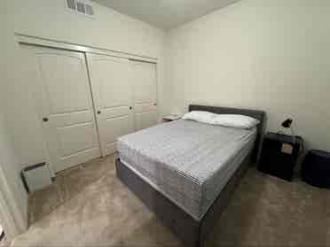 Room 
to rent