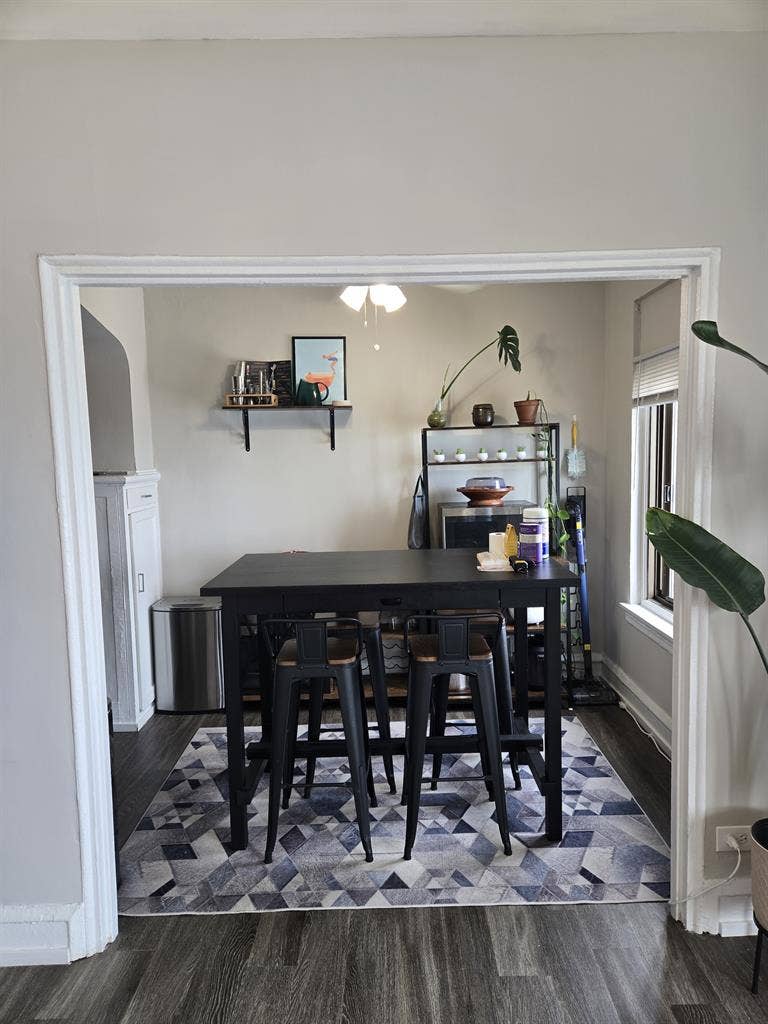 Looking for a Roommate~!