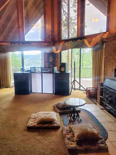 Creative lakeside zen sanctuary