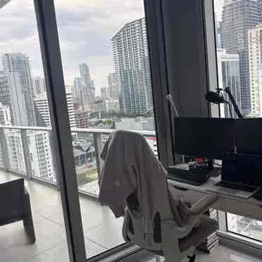 Looking for roommate