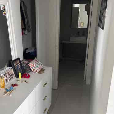 Looking for roommate