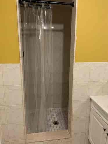 1 BEDROOM in 2 BEDROOM APARTMENT