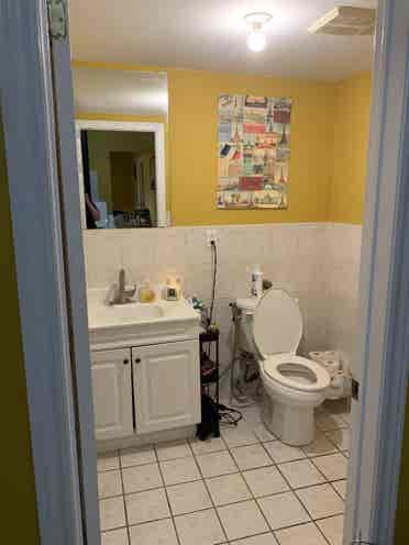 1 BEDROOM in 2 BEDROOM APARTMENT