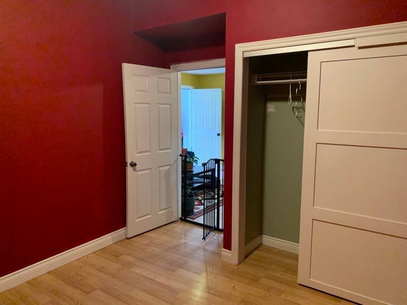 1 BEDROOM in 2 BEDROOM APARTMENT